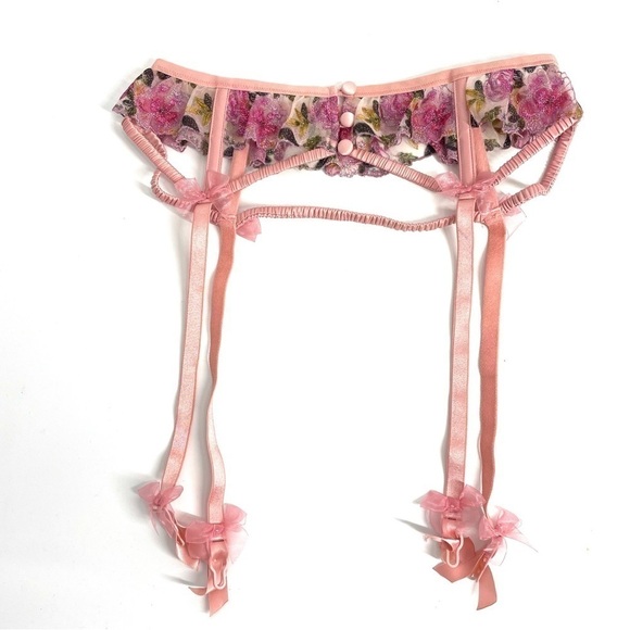 Floral Embroidered, Bows, Button Closure Garter Belt NWOT - Picture 7 of 12